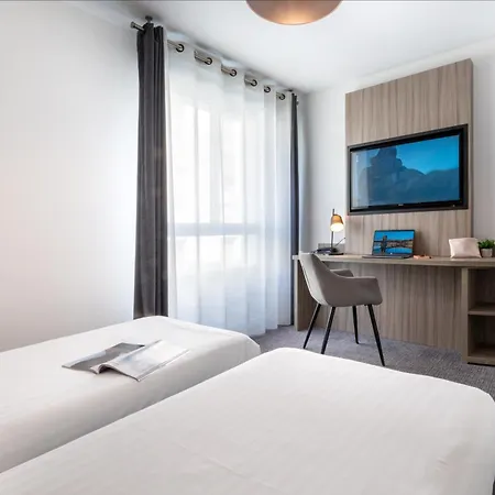Nemea Grand Coeur Centre מלון דירות 4*